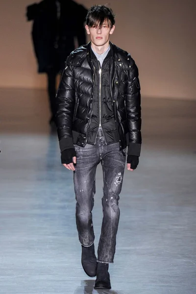 Look 19